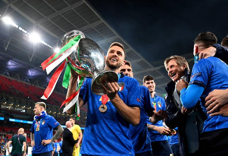 意大利欧洲杯冠军直播（意大利队晋级欧洲杯决赛）